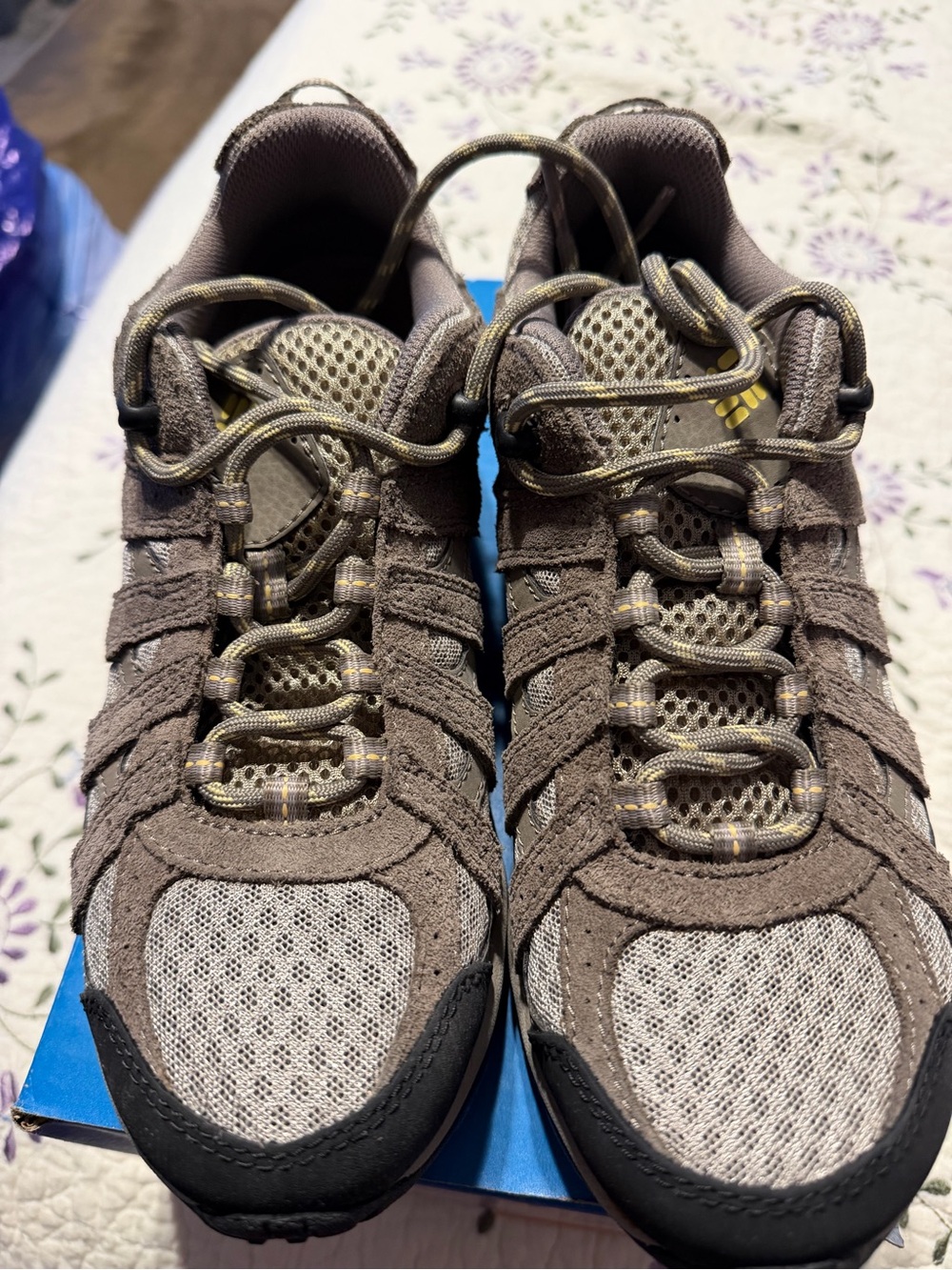 Women's Athletic Trail Shoes - Taupe/Gray